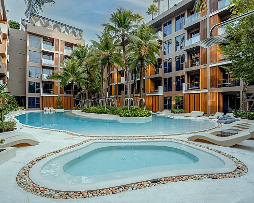 Marin Island Pool