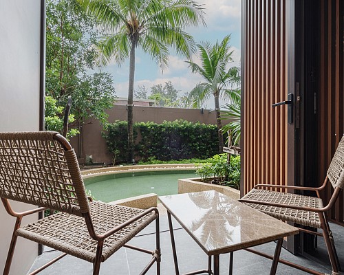 Deluxe Pool Access