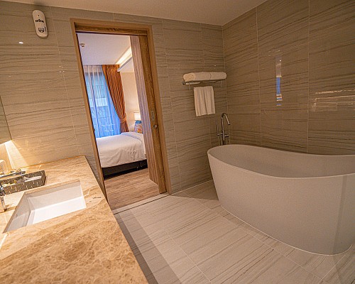 Grande Two Bedroom Suite